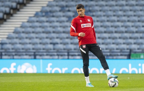 九游会-关于莱万多夫斯基回归赛场，问鼎冠军首场状态亮眼，中国队观众沸腾！的信息