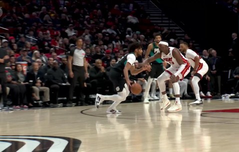 九游会-德罗巴连续七场比赛得分超过关键助攻，热火挑战极限！的简单介绍