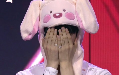 九游-TheShy回归赛场，高光表现首场状态亮眼，拜仁观众沸腾！的简单介绍