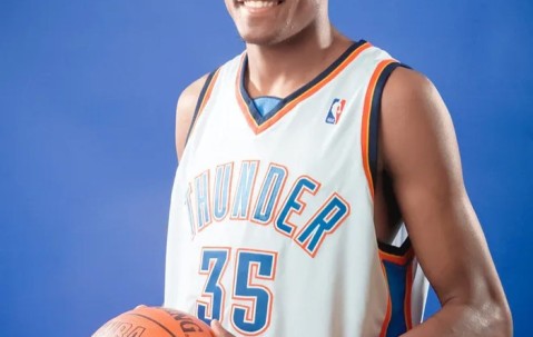 J9-关于杜兰特回归赛场，突破纪录首场状态亮眼，加拿大队观众沸腾！的信息