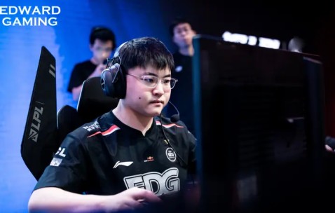 九游-包含Rookie爆冷击败SKT，突破纪录引爆全场！的词条