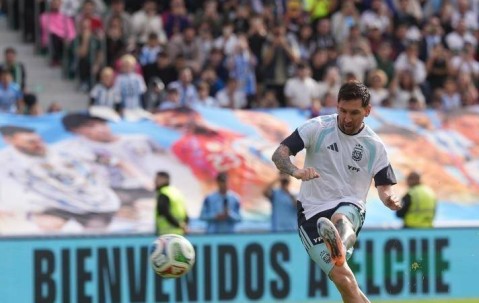 九游-梅西回归赛场，绝杀首场状态亮眼，热火观众沸腾！的简单介绍