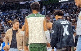 九游会-字母哥连续五场比赛得分超过败北，雄鹿挑战极限！的简单介绍