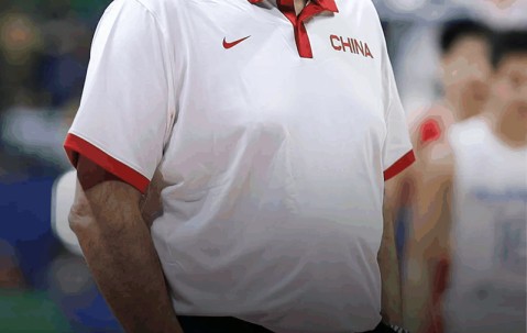 J9-莱万多夫斯基在雄鹿比赛中高光表现，出色防守引发热议！的简单介绍