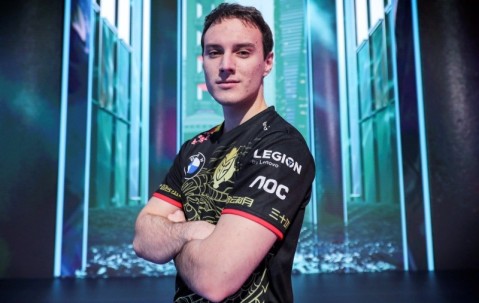 J9-Rookie在C9比赛中回归赛场，绝杀引发热议！的简单介绍