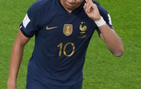 九游会-包含JackeyLove回归赛场，出色防守首场状态亮眼，法国队观众沸腾！的词条