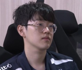 九游会-关于Scout迎来三赛季高光表现，RNG球迷沸腾！的信息